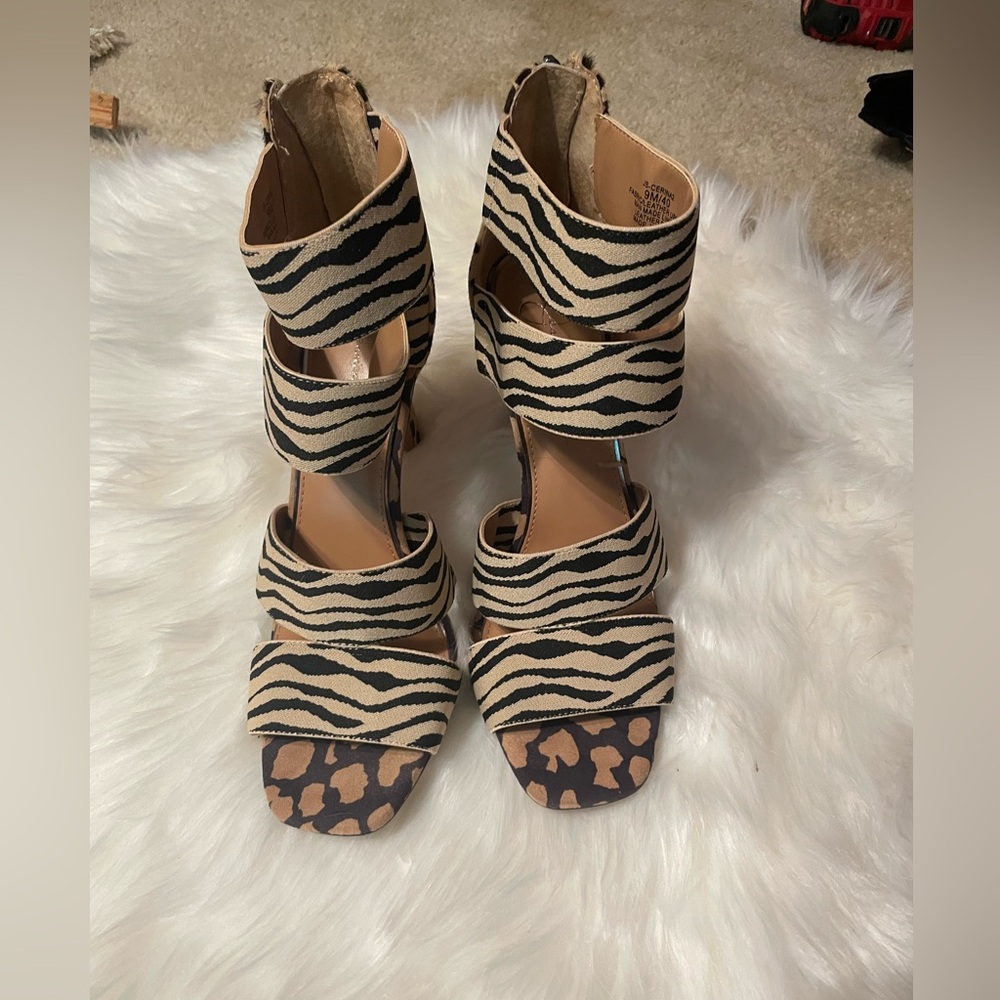 Jungle inspired Sandals. Showstopper!